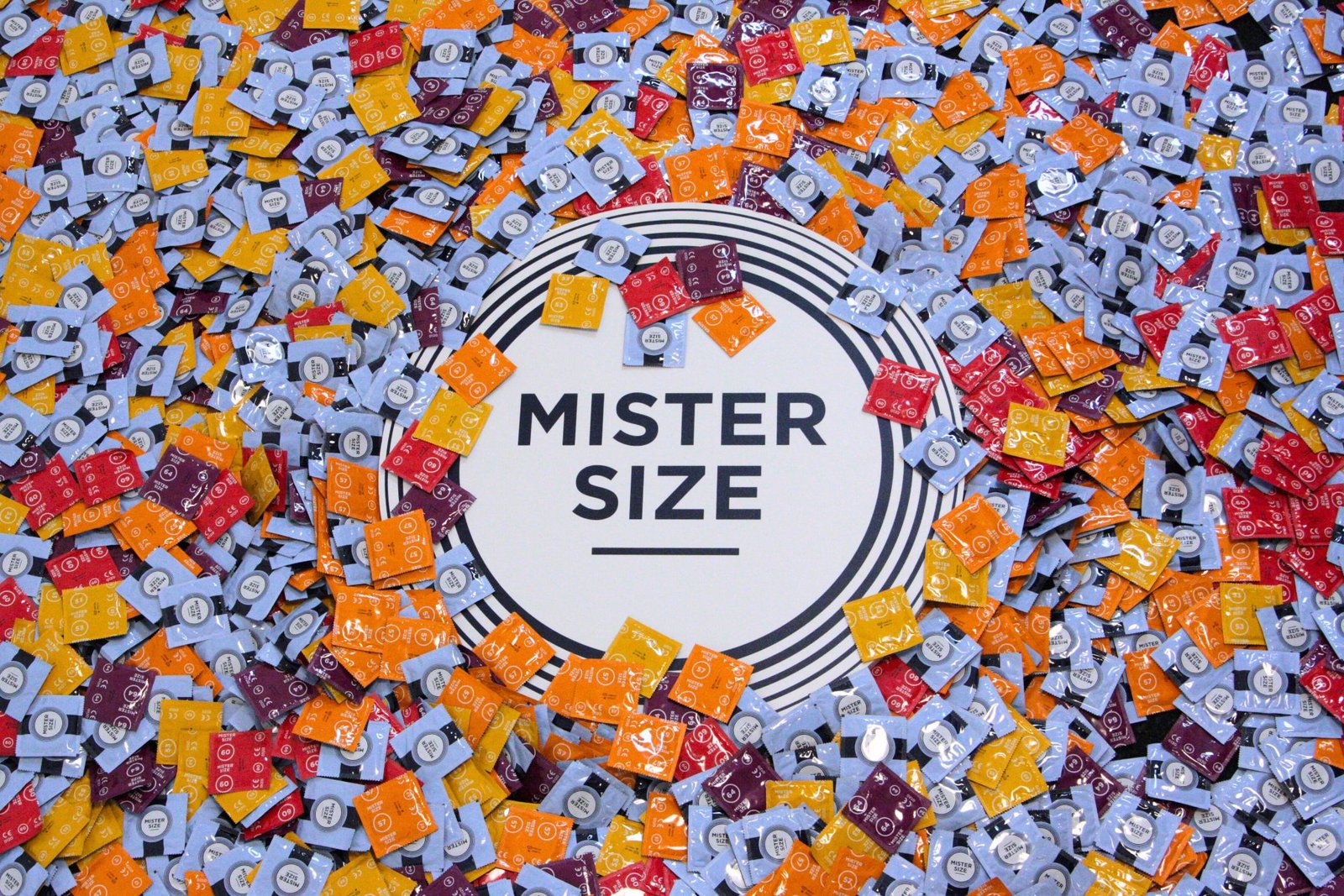 Diferentes preservativos de Mister Size con diferentes anchos nominales